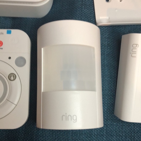 Complete Ring Alarm System (1st Gen) - Picture 8 of 13